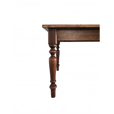 Tavolo in legno marrone